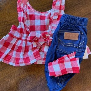 Baby Girl Buffalo Checkered 2 piece set with hair ribbon. Size - 18 Months